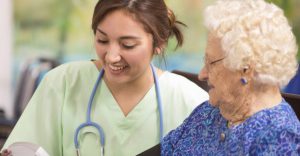 خدمات-پرستار-سالمند-در-منزل