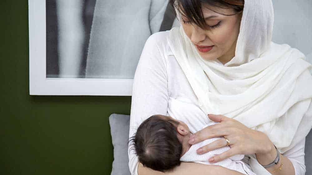 شیردهی مناسب و کمک به دفع زردی نوزاد