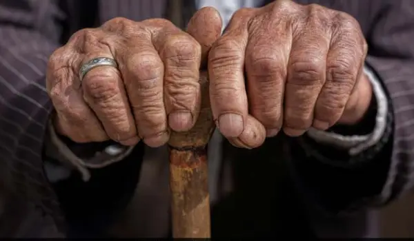 خطرات و عوارض کمبود ویتامین D در سالمندان